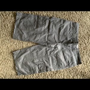 Gap cargo short